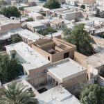سنگ مرمریت، هشتی و مفصل‌ها؛ کانسپت پس‌کوچه در سنگ سیاه شیراز