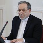 عراقچی: دوستان عمانی از ما در مورد یکشنبه [برای مذاکره با امریکا] سوال کردند و ما نظر موافق خود را اعلام کردیم؛ ظاهرا با طرف مقابل هم صحبت داشته‌اند /  تا اینجا قرار است که مذاکرات یکشنبه برگزار شود / در مورد ساعت شروع مذاکرات منتظر هماهنگی توسط طرف عمانی هستیم