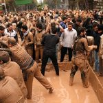 ببینید / سوگواره‌ای در گِل؛ آیین باشکوه روز عاشورا در خرم‌آباد