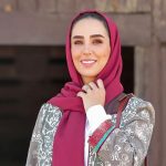 ترکیب‌بندی سبز یک کافه و ژست‌های نچسب سوگل طهماسبی