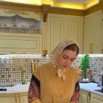 مبلمان بی‌ریخت و کابینت نباتی خانم بلاگر ایرانی که اوج بدسلیقگی است