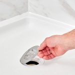 یک بادکنک دریچه چاه حمام را از تمام پلیدی‌ها نجات می‌دهد