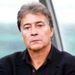 ناصر حجازی کمک احمدی‌نژاد را به ماشین پرت کرد!