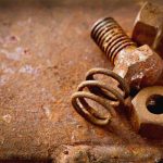 چگونه زنگ زدگی را در خانه پاک کنیم؟ ؛ از فلز تا لباس + دستور تهیه محلول قوی