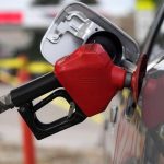 قیمت هر لیتر بنزین سوپر به ۸۰ هزار تومان رسید/ پرداخت ۲۵۰ هزار تومان هزینه سوخت‌گیری توسط رانندگان