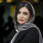 لیندا کیانی با بغض‌ از خانه‌ که ۲۱ ساله‌اش خداحافظی کرد