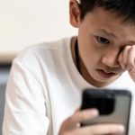 چطور نگذاریم کودکان به دام صفحه نمایش بیفتند