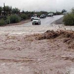 ببینید / بسته شدن جاده دهلران به سمت مهران بر اثر سیلاب