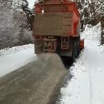 ویدیو|عملیات برف روبی و نمک پاشی محور روستایی کسیل از توابع جاده کرج- کندوان